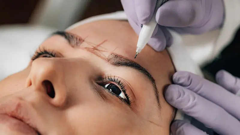 Voor- en Nazorg Permanente Make Up Wenkbrauwen